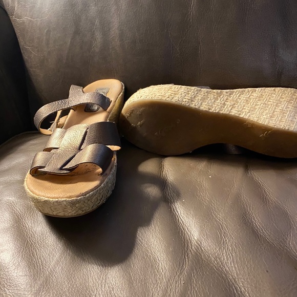 Korkease bronze leather sandals. - Picture 4 of 5